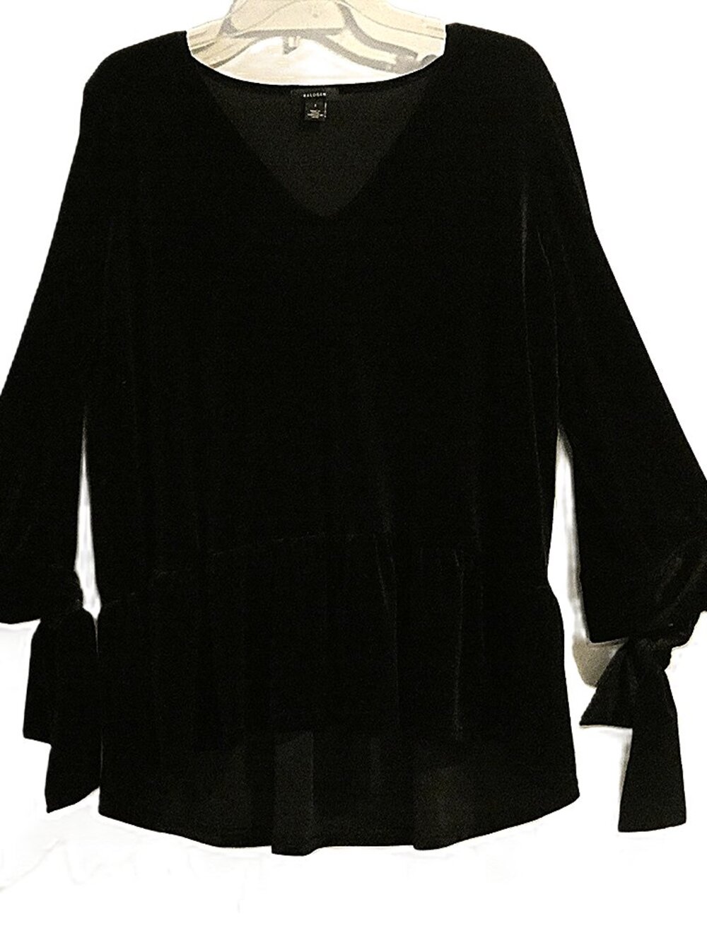 HALOGEN Black Velvet V Neck Bow Sleeve Ruffle Bottom Hi Low Top Size 1 (Large)
